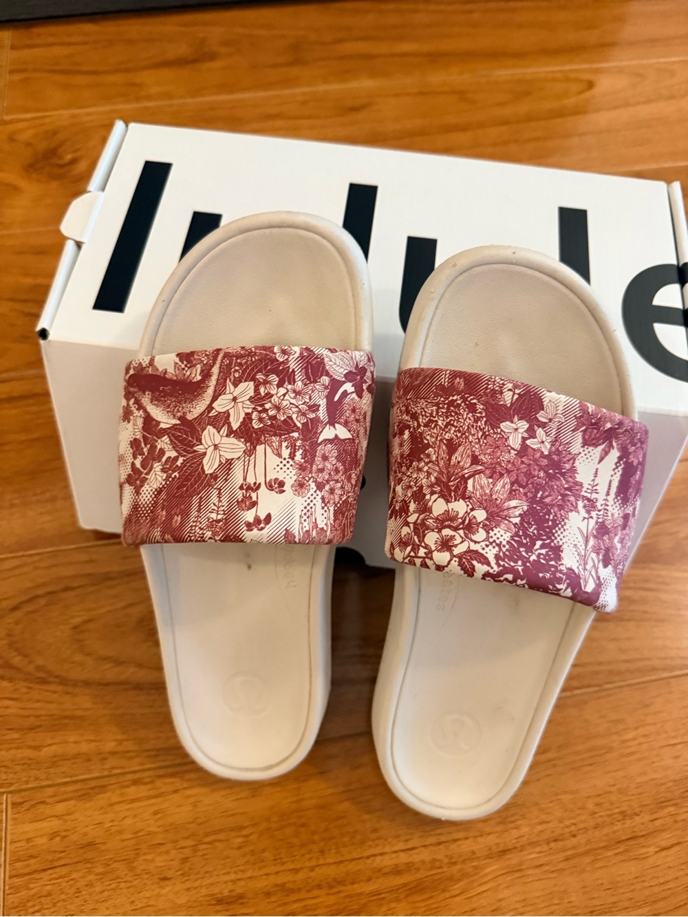 Team Canada Women's Restfeel Women's Slide Size 8